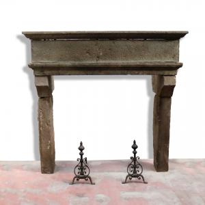 Antico camino in pietra cm 180x176h. Epoca 1400